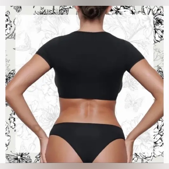 Skims Fits Everybody Cropped Henley - Picture 2 of 3